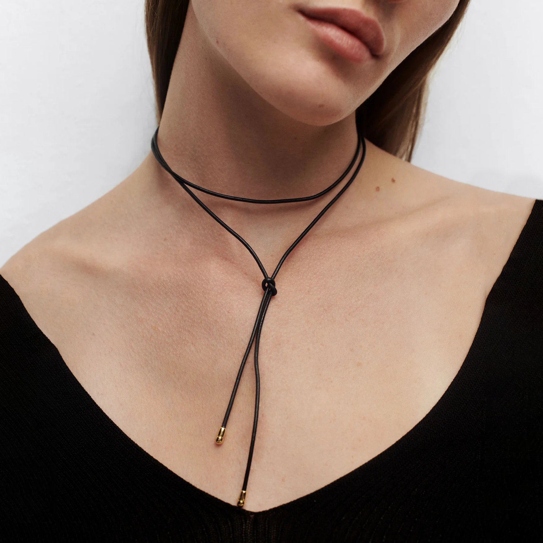 Dana leather bow necklace