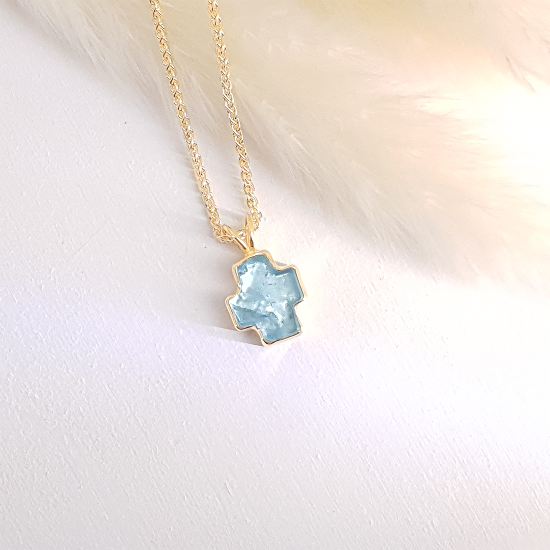 Χειροποίητος Σταυρός 18Καρατίων με Aquamarine